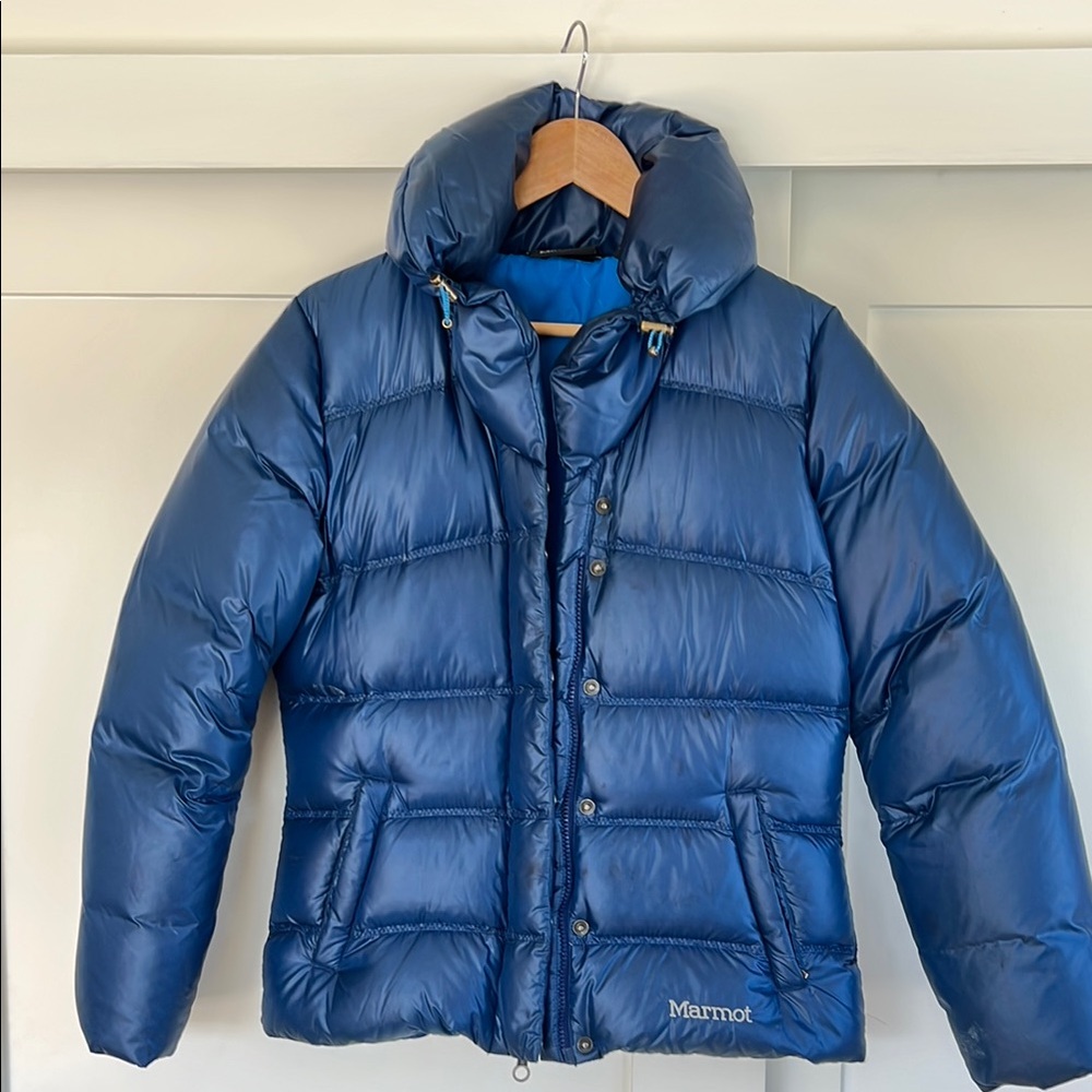 Marmot Blue Puffer Jacket with High Collar and Insulation